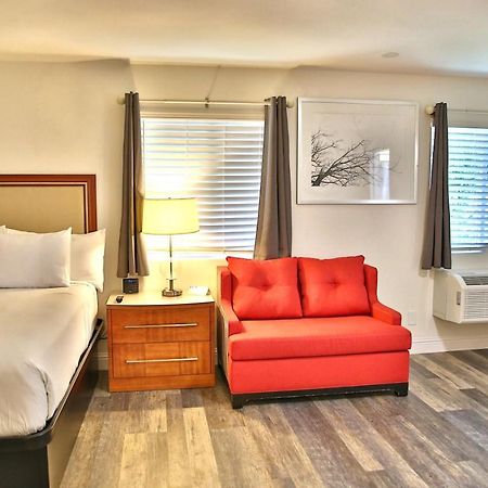 Travelodge By Wyndham Кресент-Сити Экстерьер фото