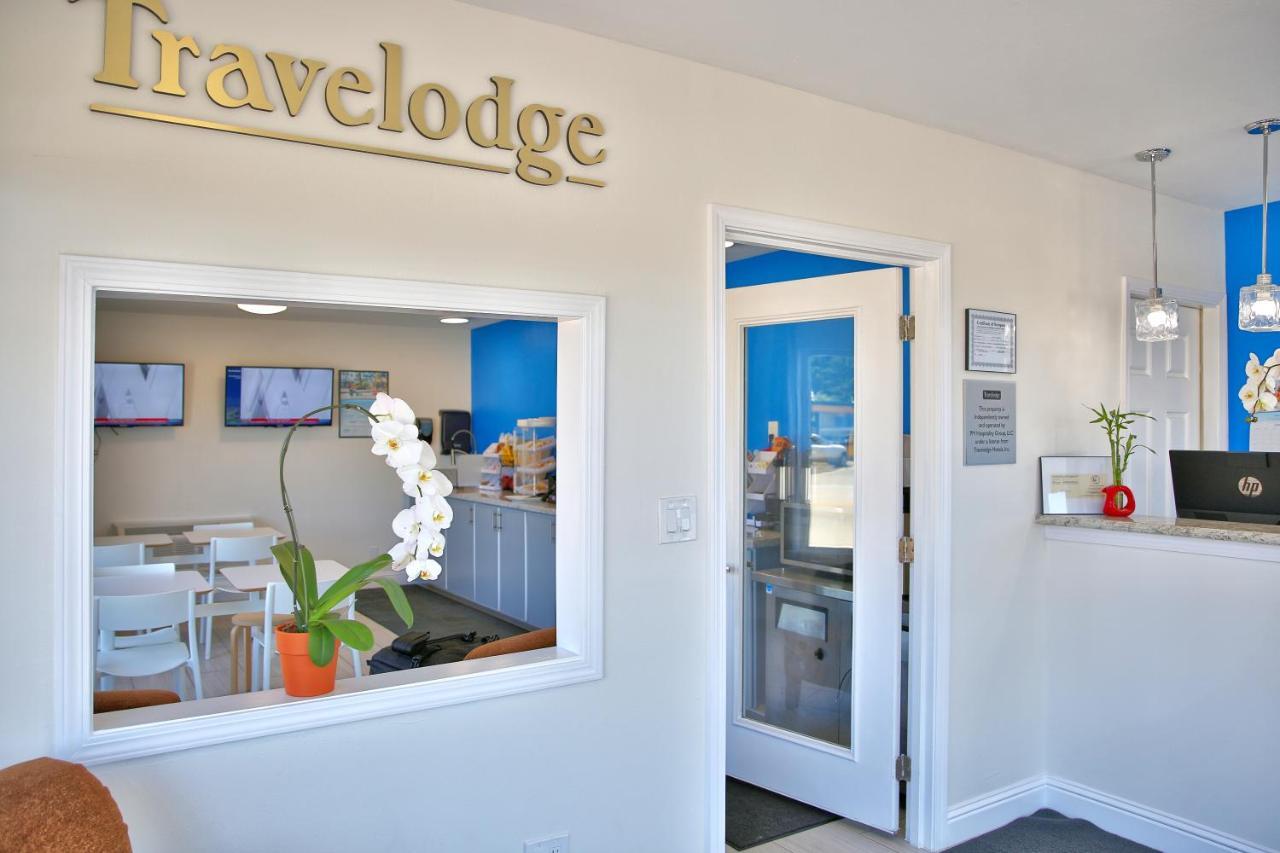 Travelodge By Wyndham Кресент-Сити Экстерьер фото